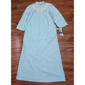 Vassarette Vintage 1/2  Zip Robe Blue New sz Med soft microfleece New old stock